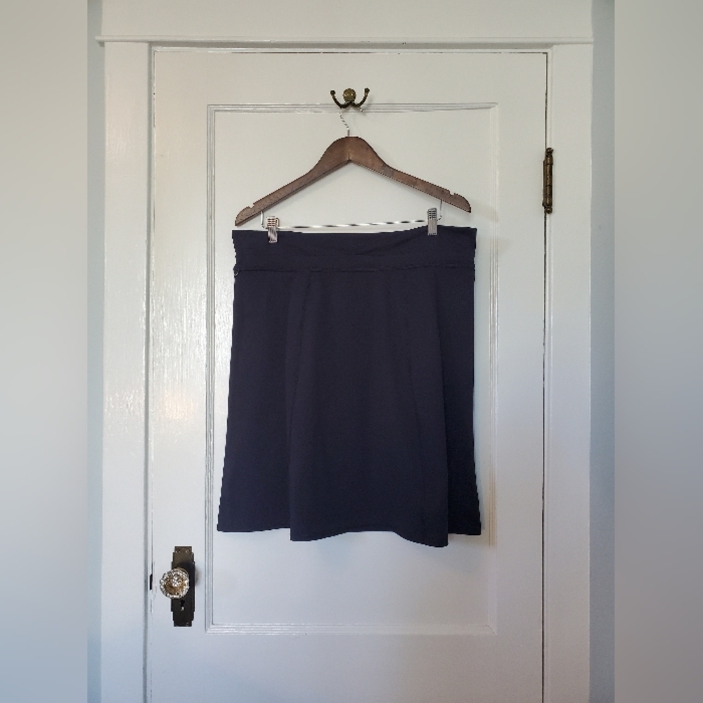 Eastern Mountain Equipment Skirt – Size L – Black